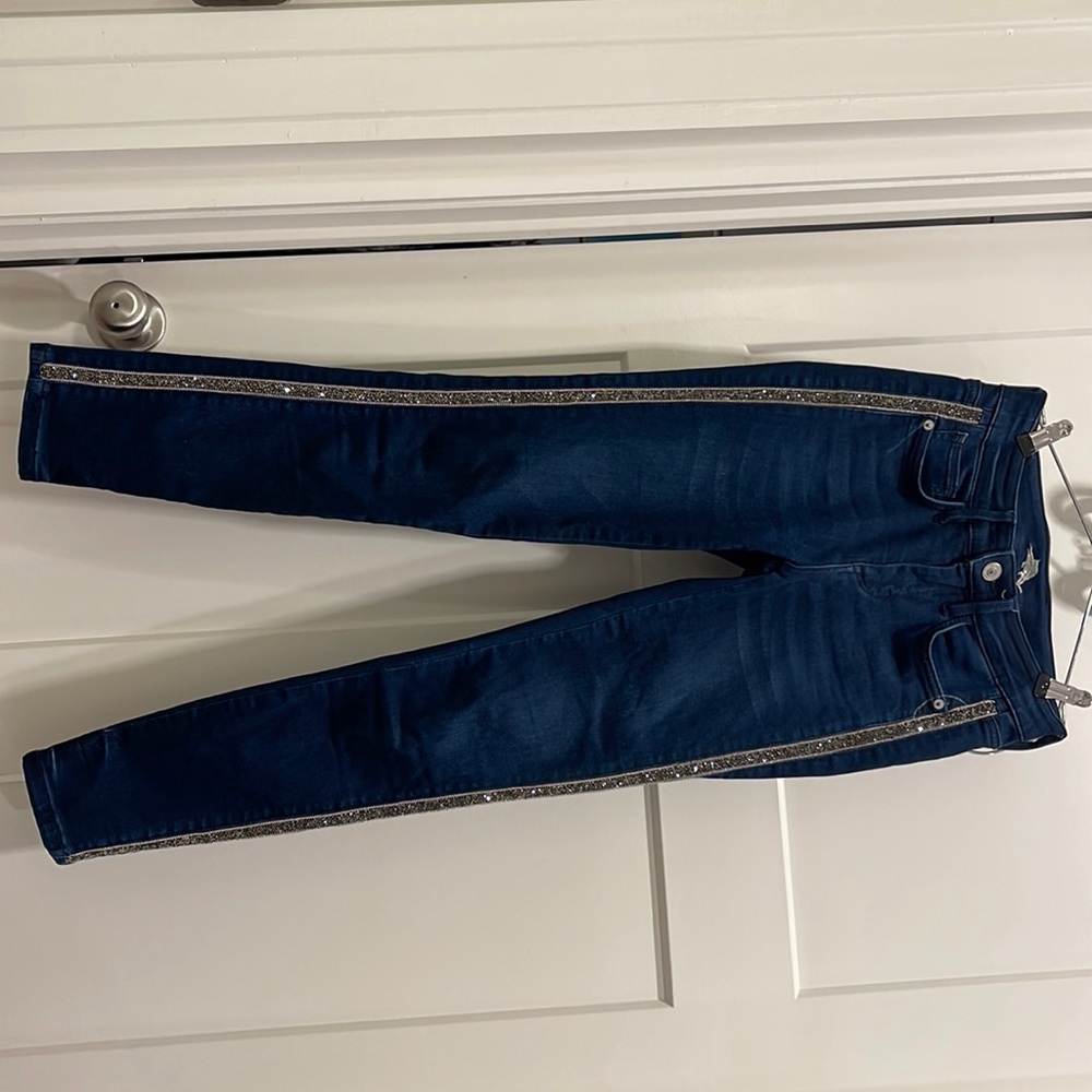 Tommy Bahama, size 0 x 28, dark blue wash with sparkly strip down legs